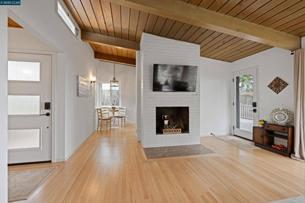 Berkeley, CA 94708,256 Fairlawn Dr