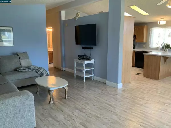 Antioch, CA 94509-0000,1916 Geneva Ln.