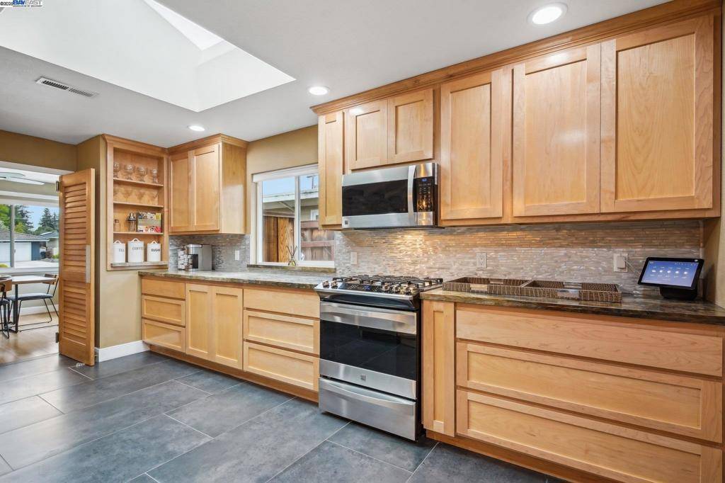 Fremont, CA 94536,295 Hillview Dr