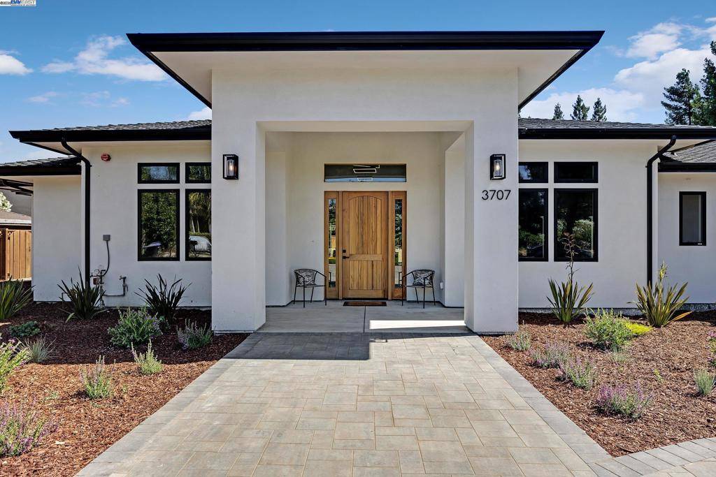 Pleasanton, CA 94566,3707 Trenery Drive