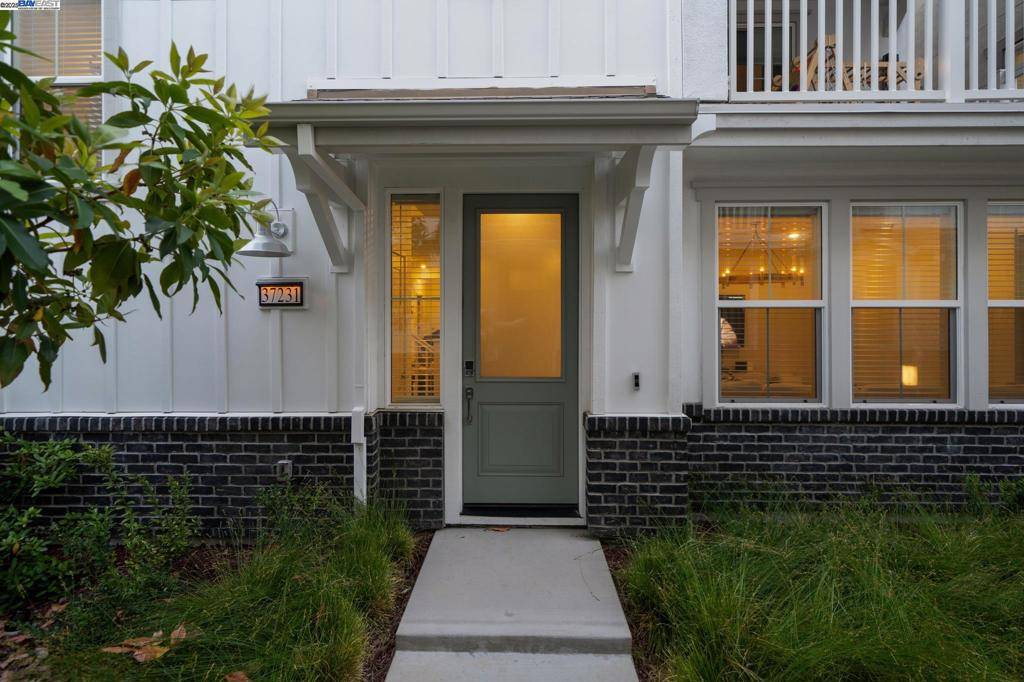 Newark, CA 94560,37231 Sand Bar Place