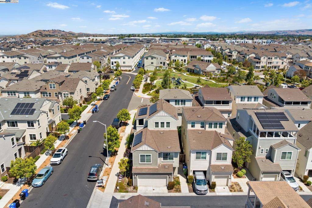 Newark, CA 94560,8563 Schooner Way