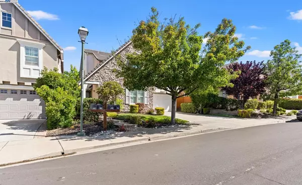 Danville, CA 94506,1736 Cottswald St