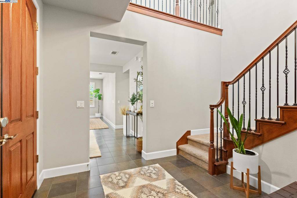 Danville, CA 94506,1736 Cottswald St