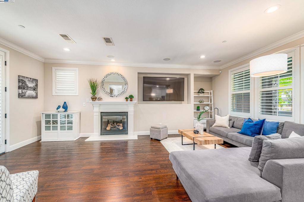 Dublin, CA 94568,3607 Central Pkwy