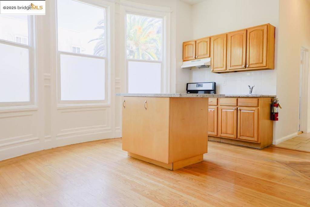 Oakland, CA 94607,1175 12th St.