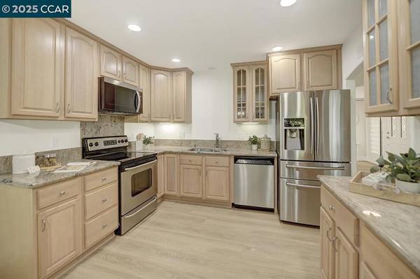 Walnut Creek, CA 94595,1400 Ptarmigan Dr #11