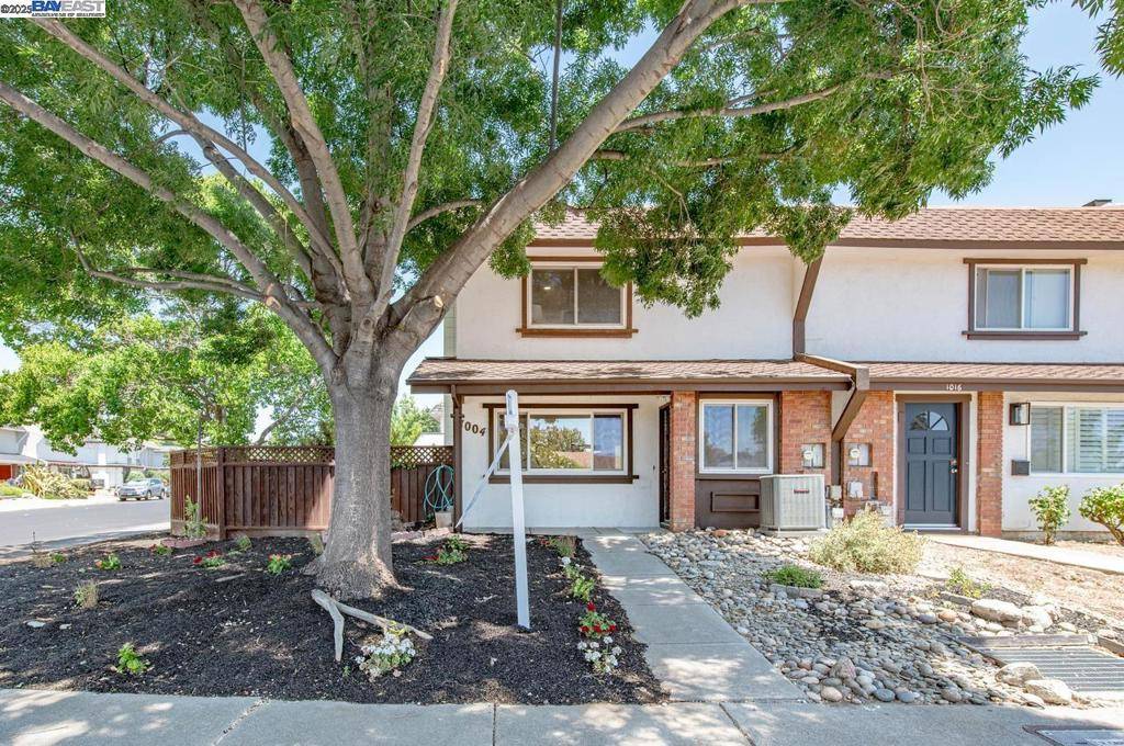 Livermore, CA 94550,1004 Vienna St