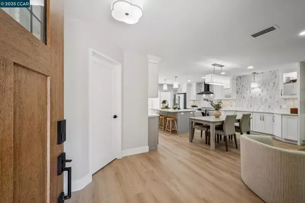 Walnut Creek, CA 94595,1736 Golden Rain Rd #2