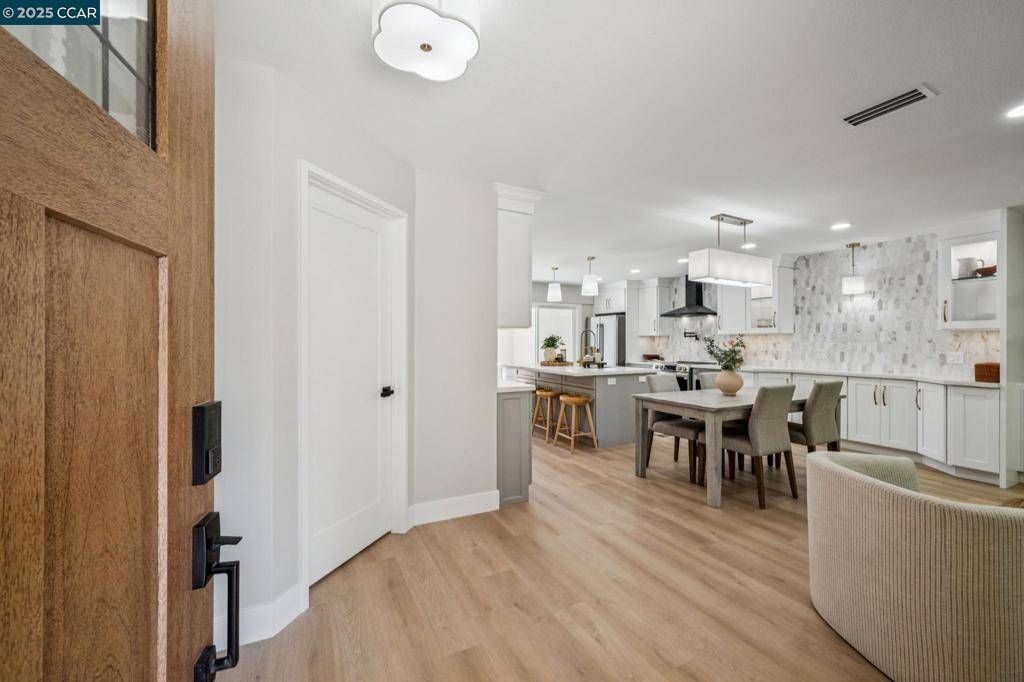 Walnut Creek, CA 94595,1736 Golden Rain Rd #2