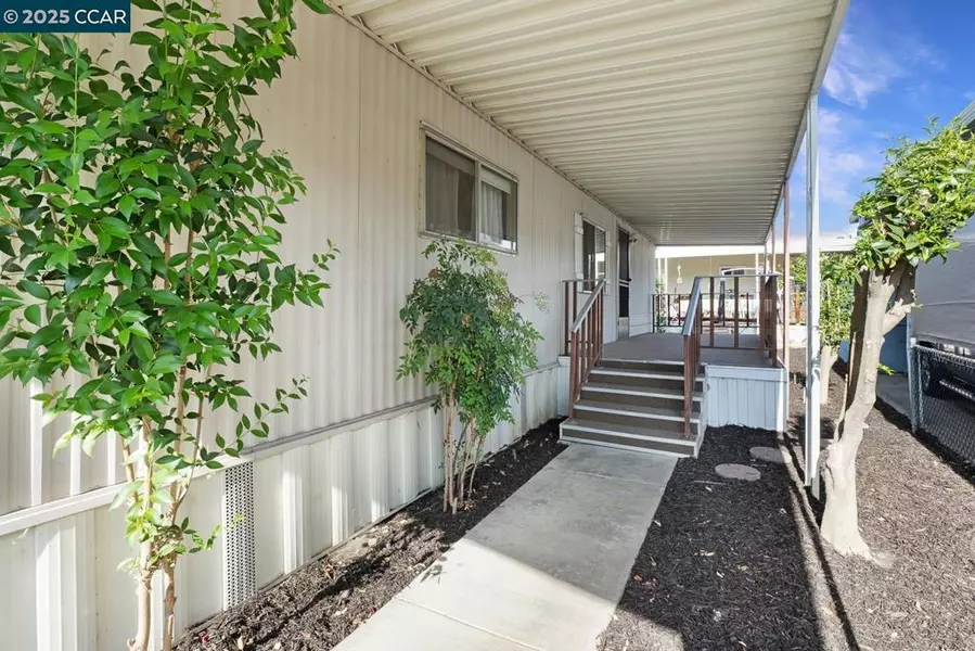 2161 Dalis Drive, Concord, CA 94520-5419