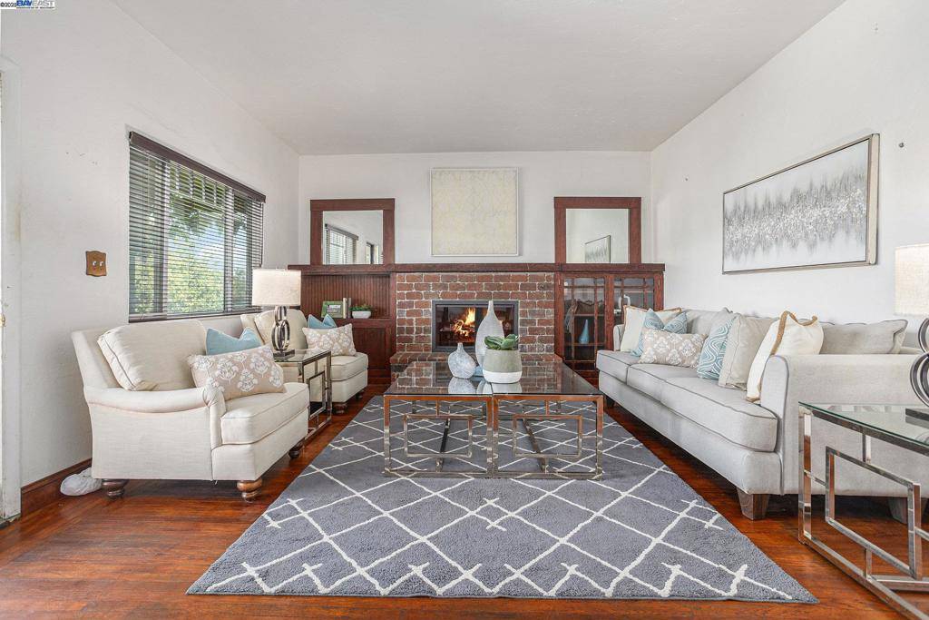 Martinez, CA 94553,925 GRANDVIEW AVE