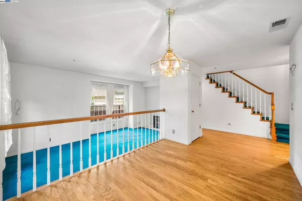 San Carlos, CA 94070,1555 Cherry St #12