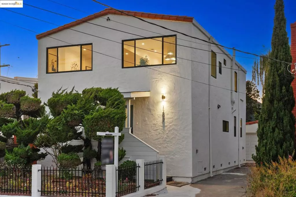 Berkeley, CA 94702,1207 Cedar St