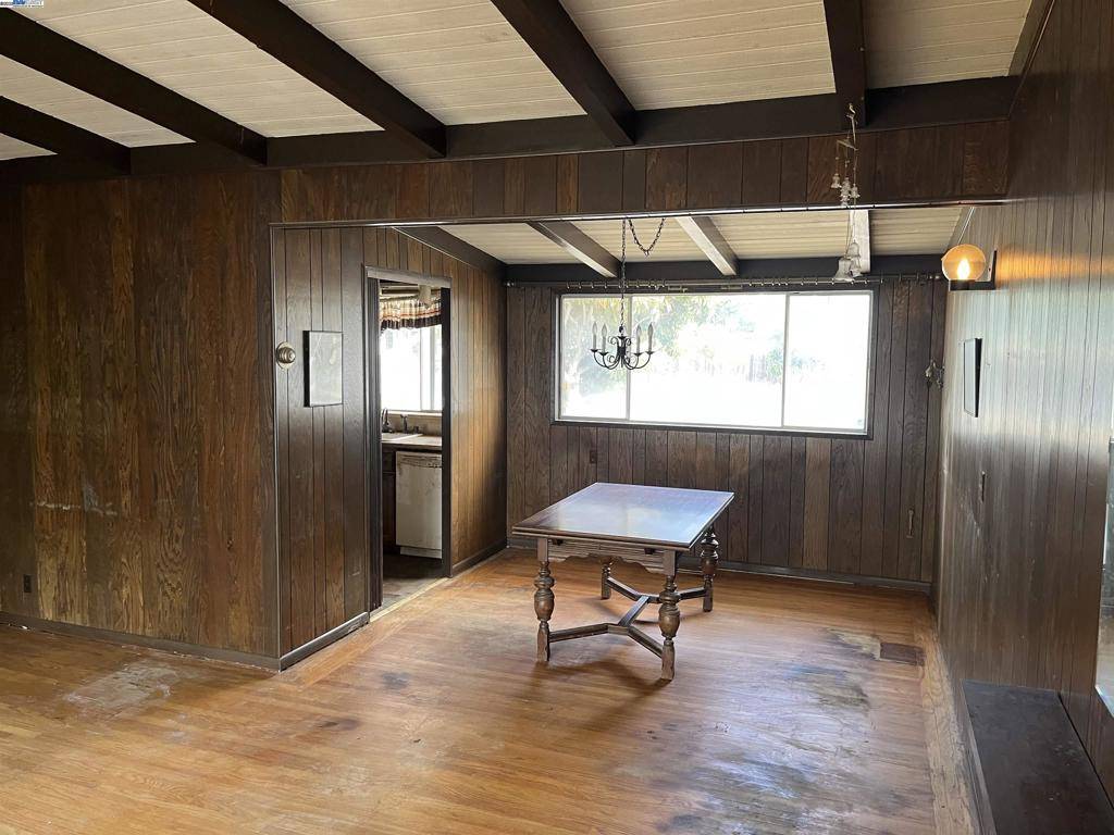 Hayward, CA 94544,30456 Hoylake St