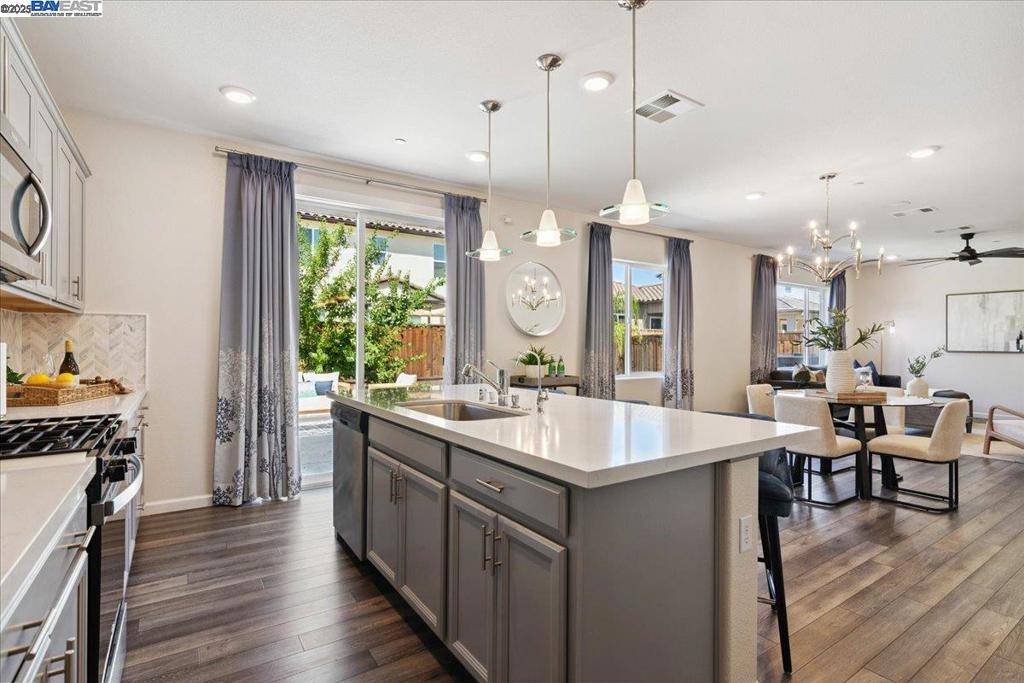 Antioch, CA 94531,5352 Guenoc Valley Ln