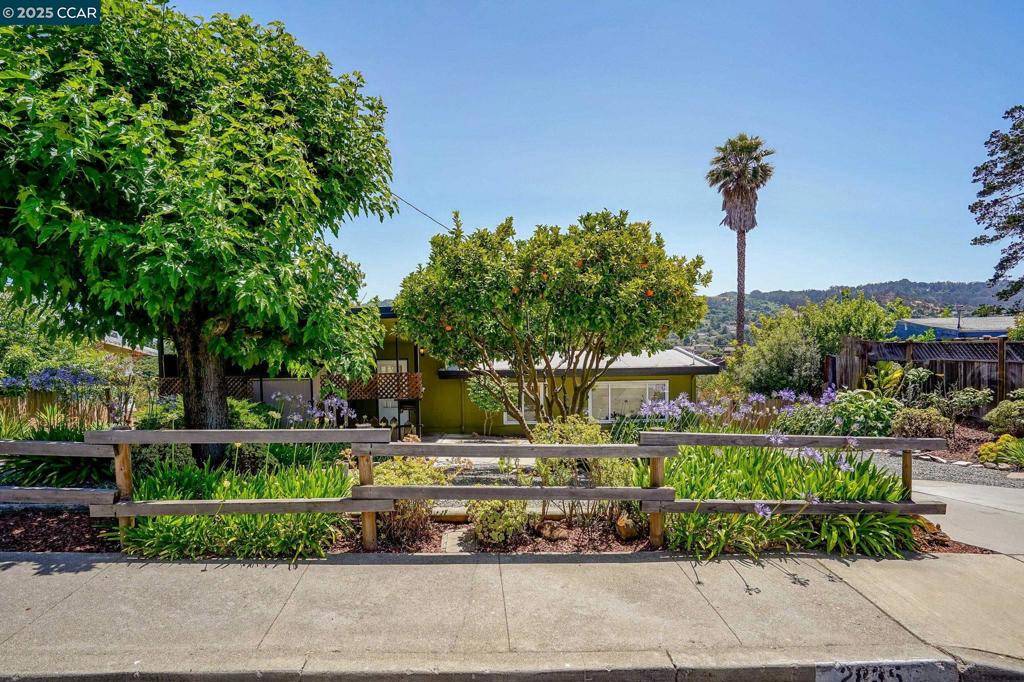 Richmond, CA 94803-2321,2835 Stephen Dr
