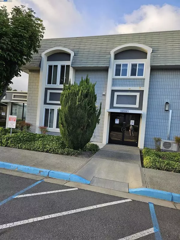 Fremont, CA 94555,4141 Deepcreek