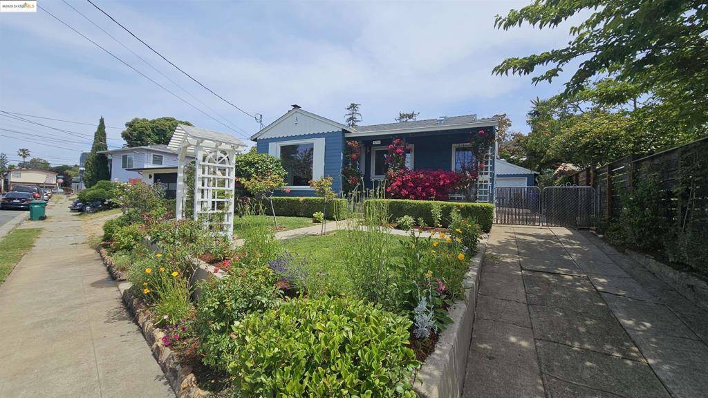 Oakland, CA 94619,4332 Hyacinth Ave