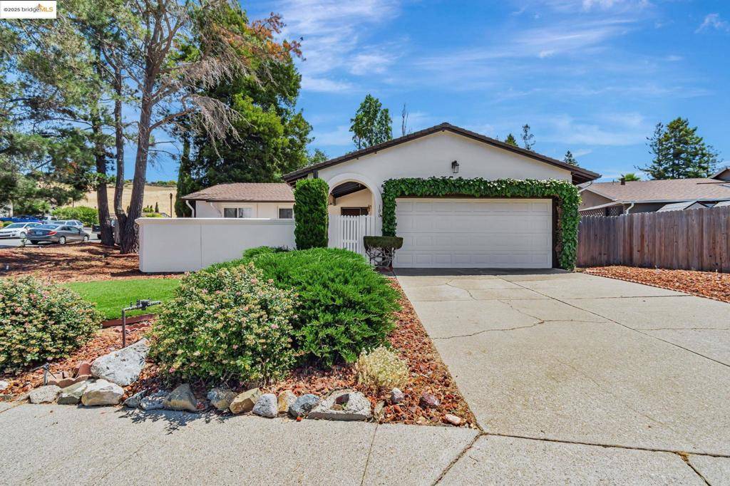 Hercules, CA 94547,100 Lily Ct