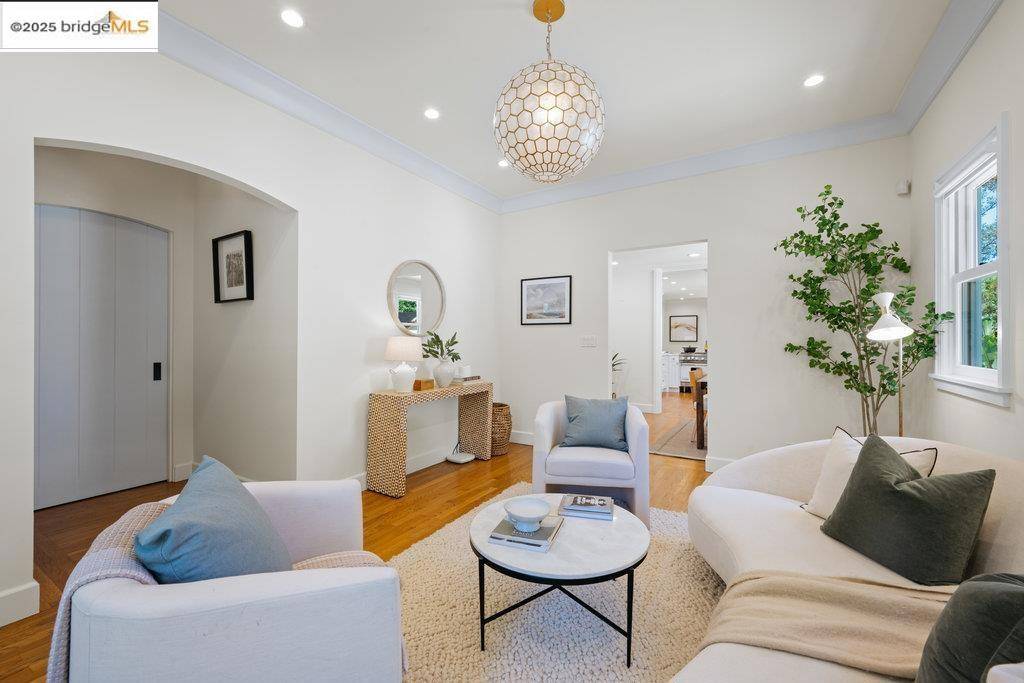 Berkeley, CA 94702,1420 Stannage Ave