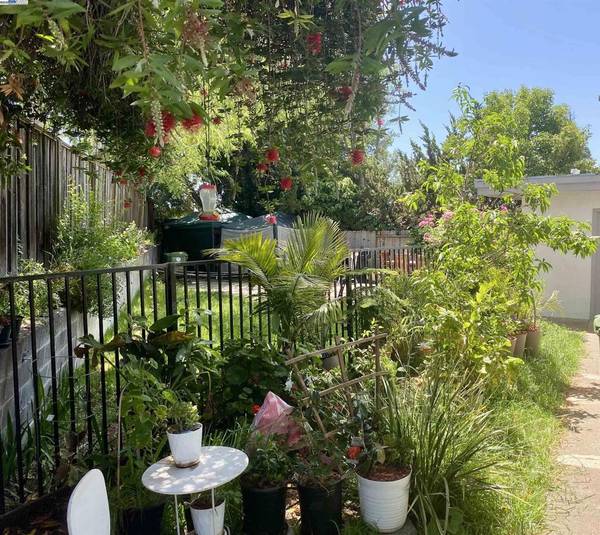 Castro Valley, CA 94546-5249,2541 Denning Ct