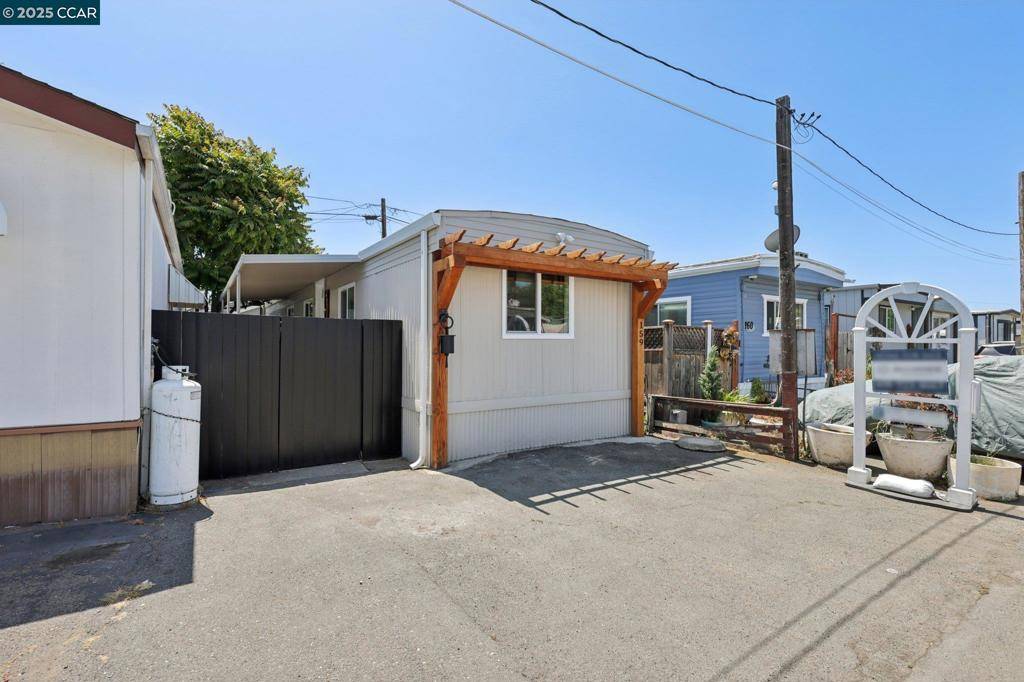 San Leandro, CA 94577,2399 E 14th Street