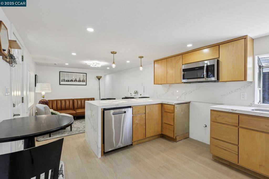 San Leandro, CA 94577,2399 E 14th Street
