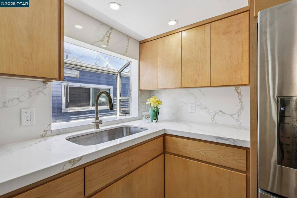 San Leandro, CA 94577,2399 E 14th Street