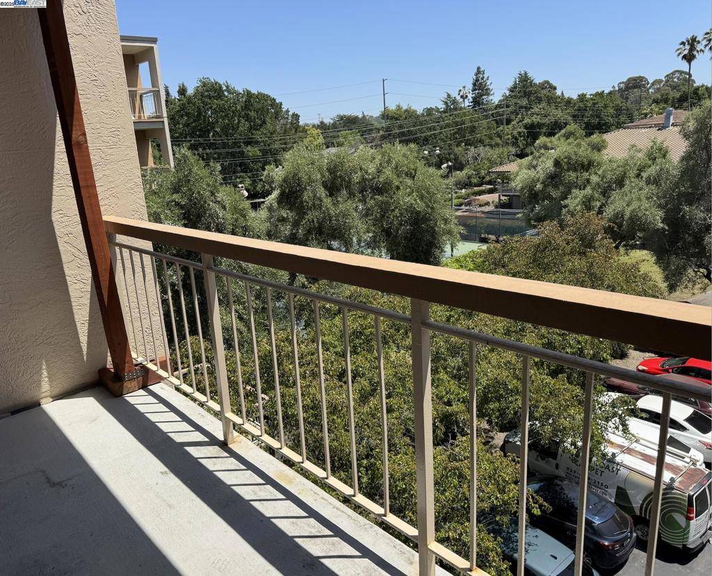 Walnut Creek, CA 94596,430 N Civic Dr #407