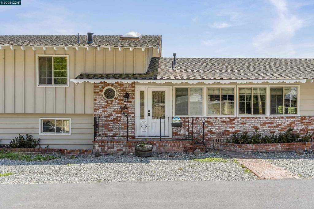 El Sobrante, CA 94803,6180 HILLSIDE DRIVE