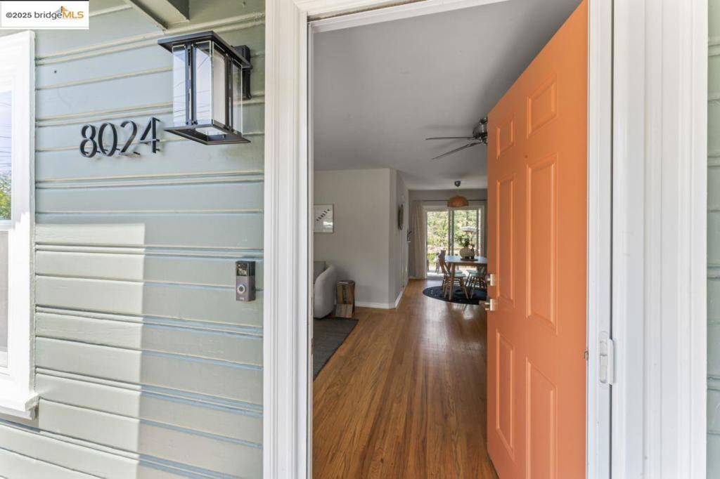Oakland, CA 94605,8024 Earl Street