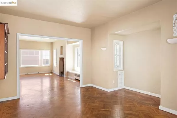 Berkeley, CA 94704,2441 Carleton Street