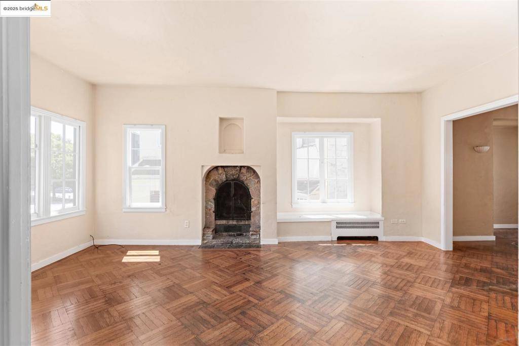 Berkeley, CA 94704,2441 Carleton Street