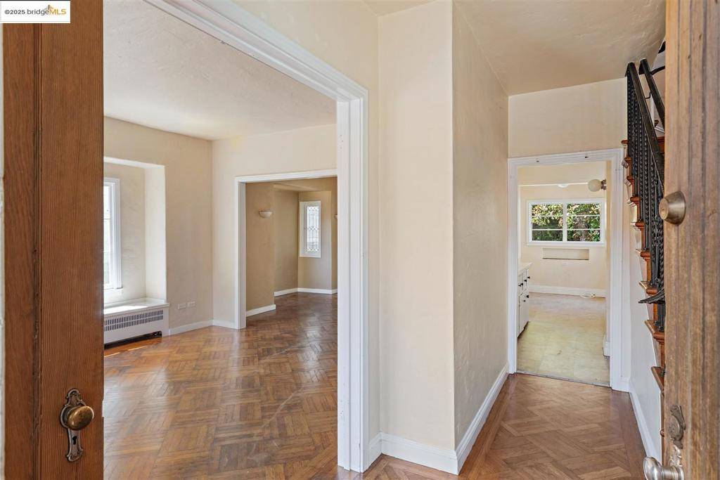 Berkeley, CA 94704,2441 Carleton Street