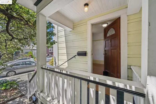 Oakland, CA 94609,6420 Irwin Ct #6420