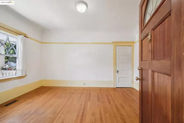 Oakland, CA 94609,6420 Irwin Ct #6420