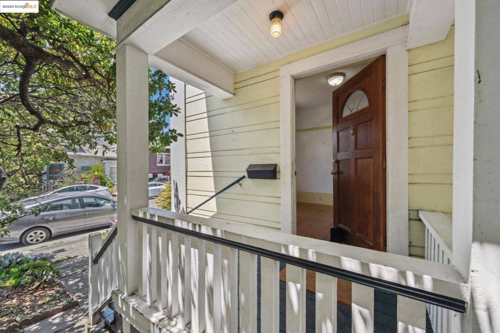 Oakland, CA 94609,6420 Irwin Ct #6420