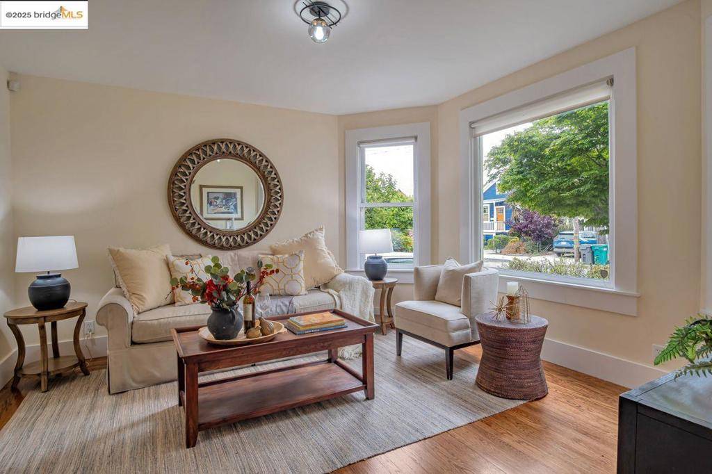 Oakland, CA 94609,3776 Ruby