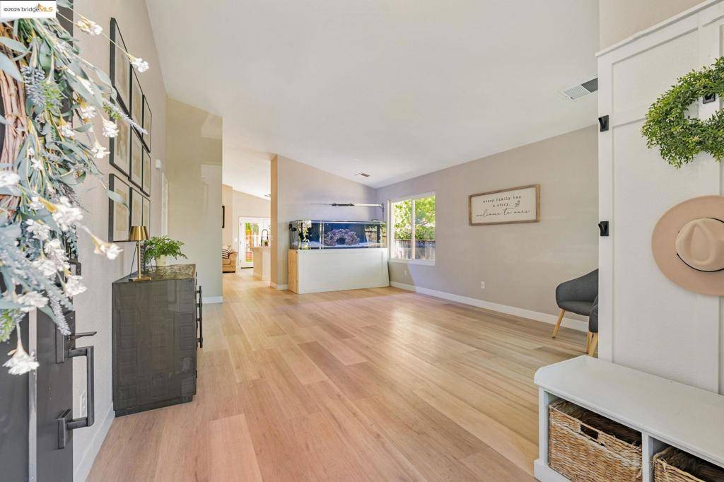 Brentwood, CA 94513,483 Apple Hill Dr