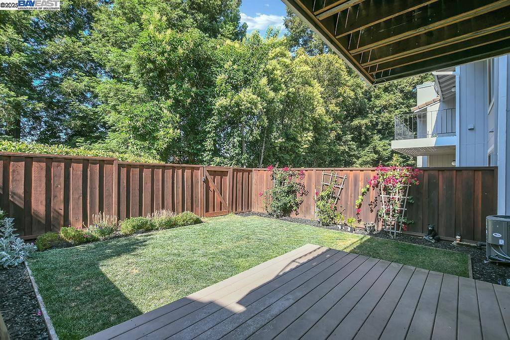 235 Via Pinada Ln, Martinez, CA 94553