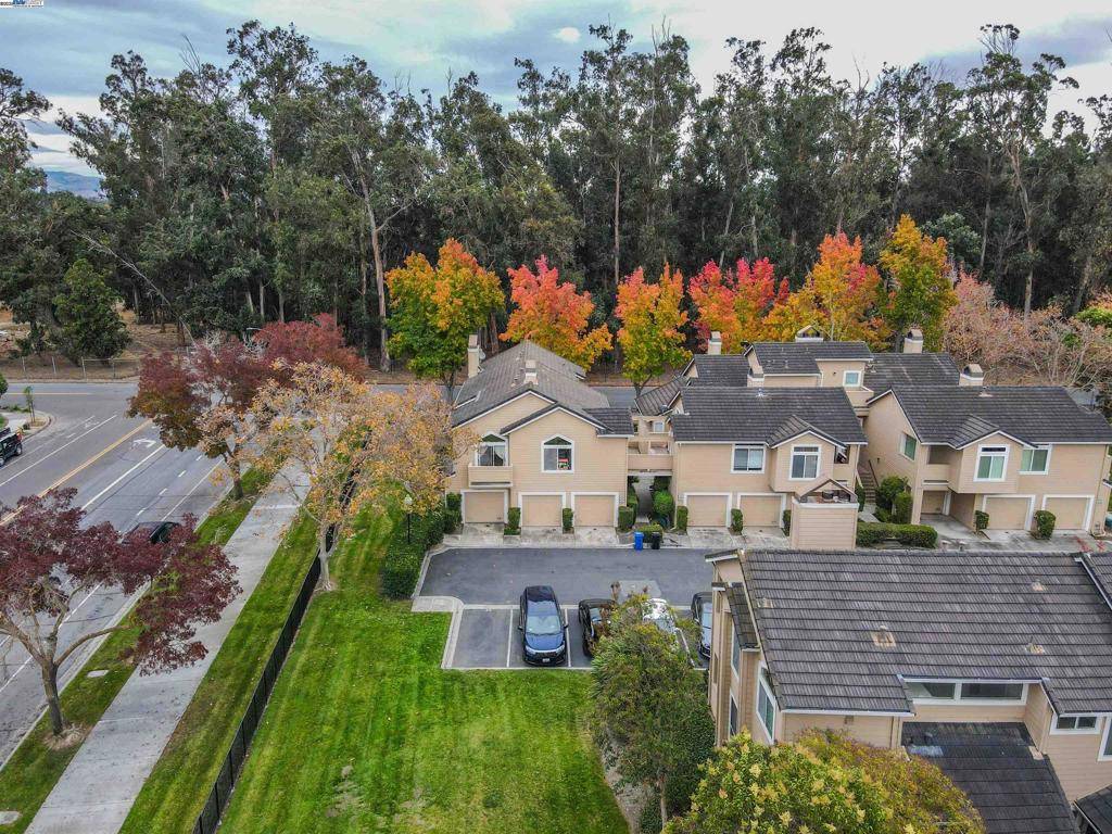 Fremont, CA 94555,5176 Tacoma Cmn