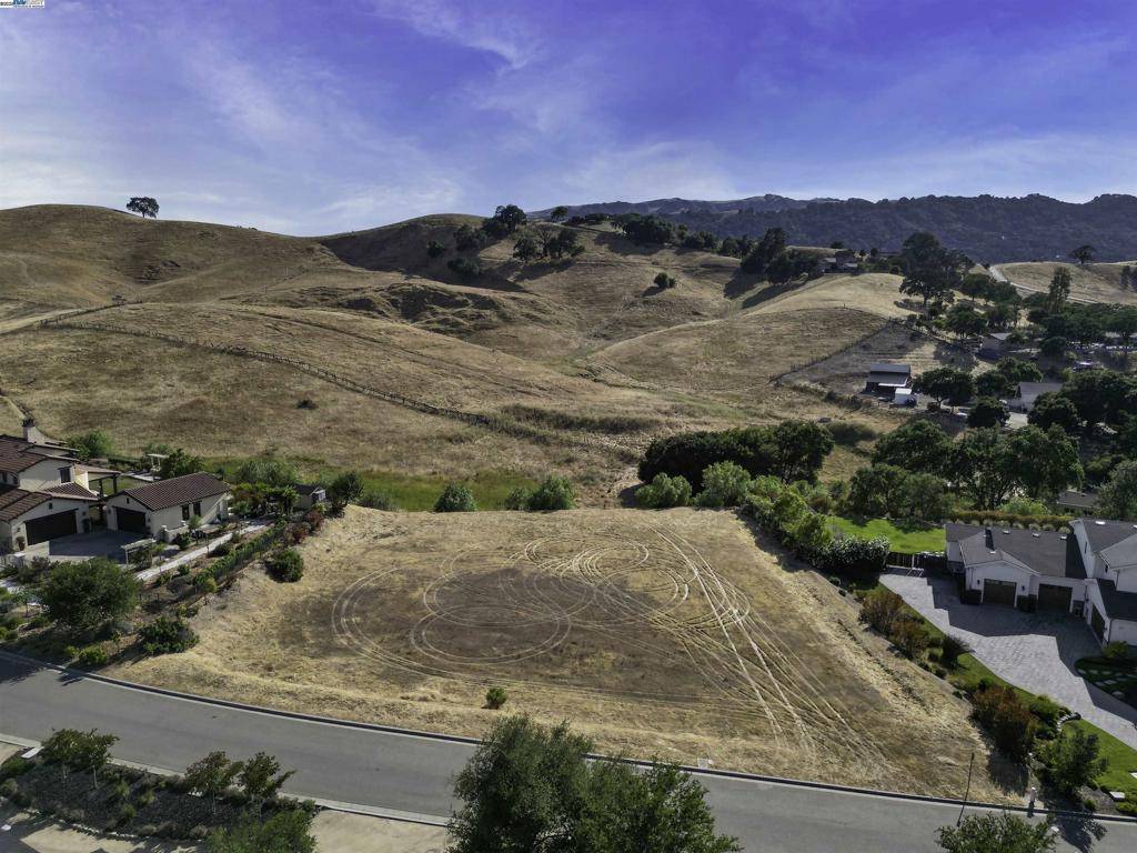 6123 Sanctuary Ln, Pleasanton, CA 94566