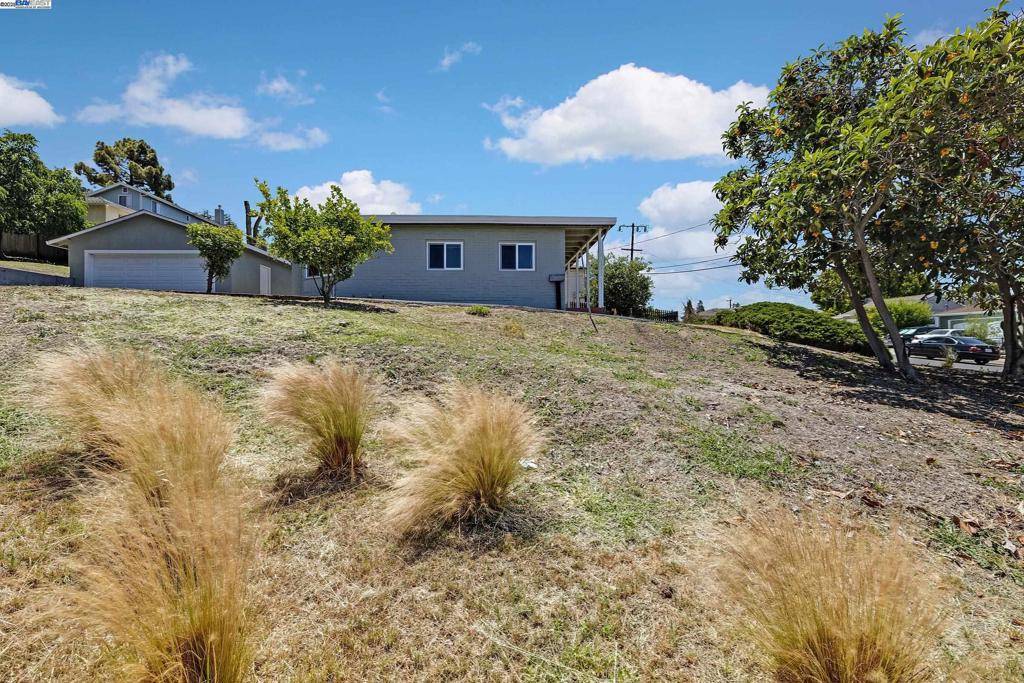 Hayward, CA 94541,22756 Bayview Ave