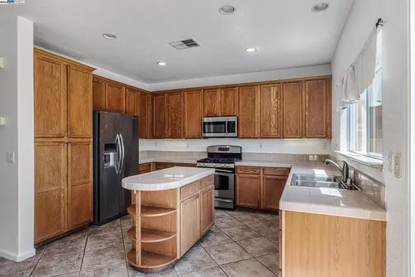 Lathrop, CA 95330,13238 Cedarbrook Way