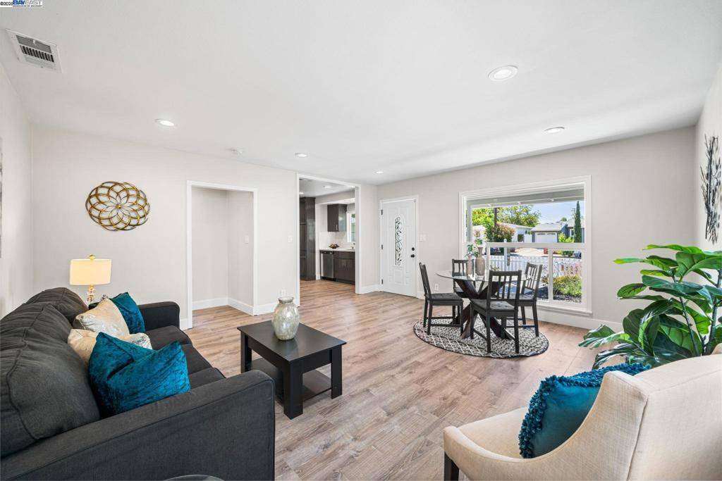 Livermore, CA 94551,1244 Locust St