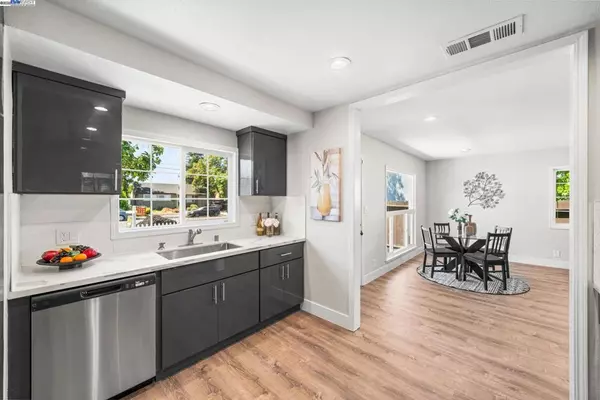 Livermore, CA 94551,1244 Locust St