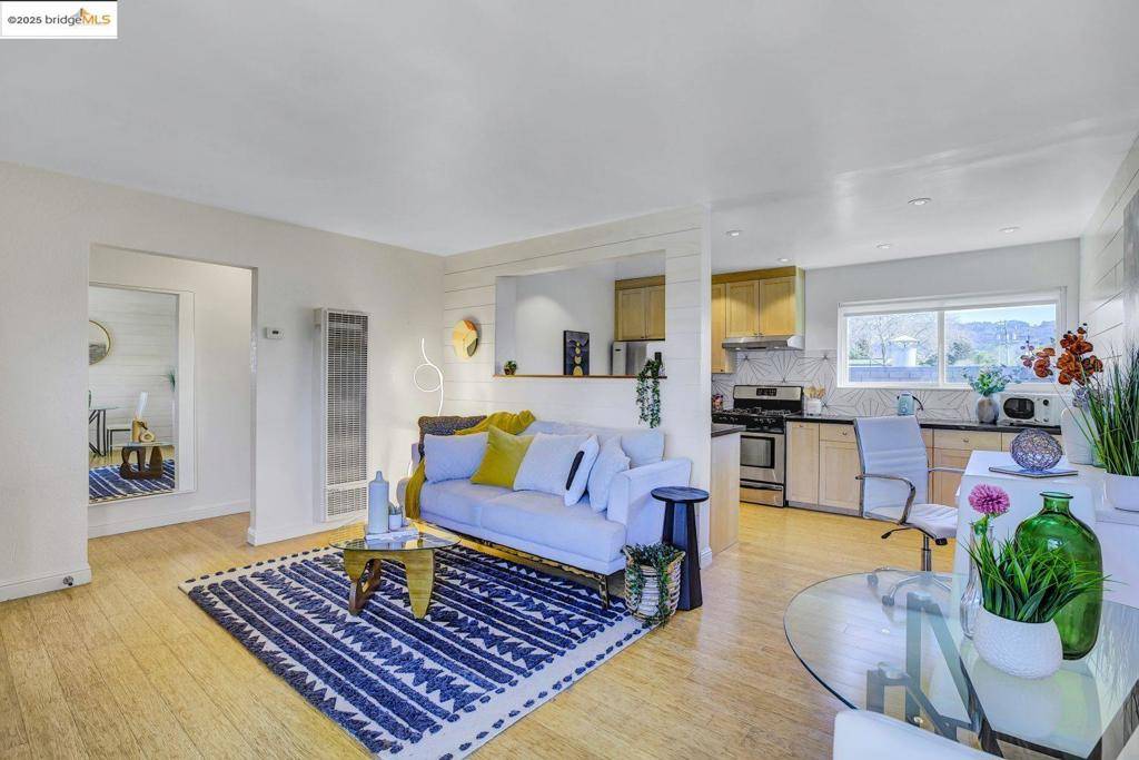 2327 10Th St #4, Berkeley, CA 94710