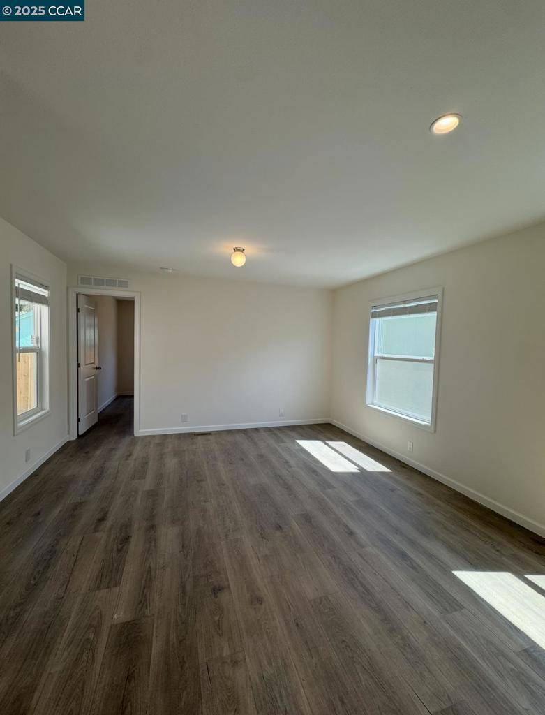 Lodi, CA 95240,414 N School St