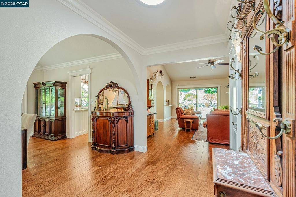 Pleasant Hill, CA 94523,308 Valley High Dr